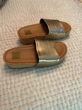 Dolce Vita Croc-Embossed Cork Platform Slides | Size 8